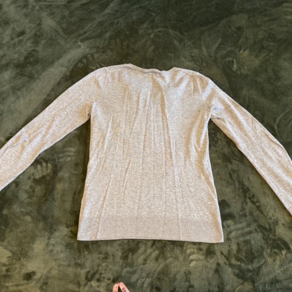 Gap Women's Long Sleeve Super Soft Gray Cashmere Lightweight Sweater Size XS - Picture 8 of 8